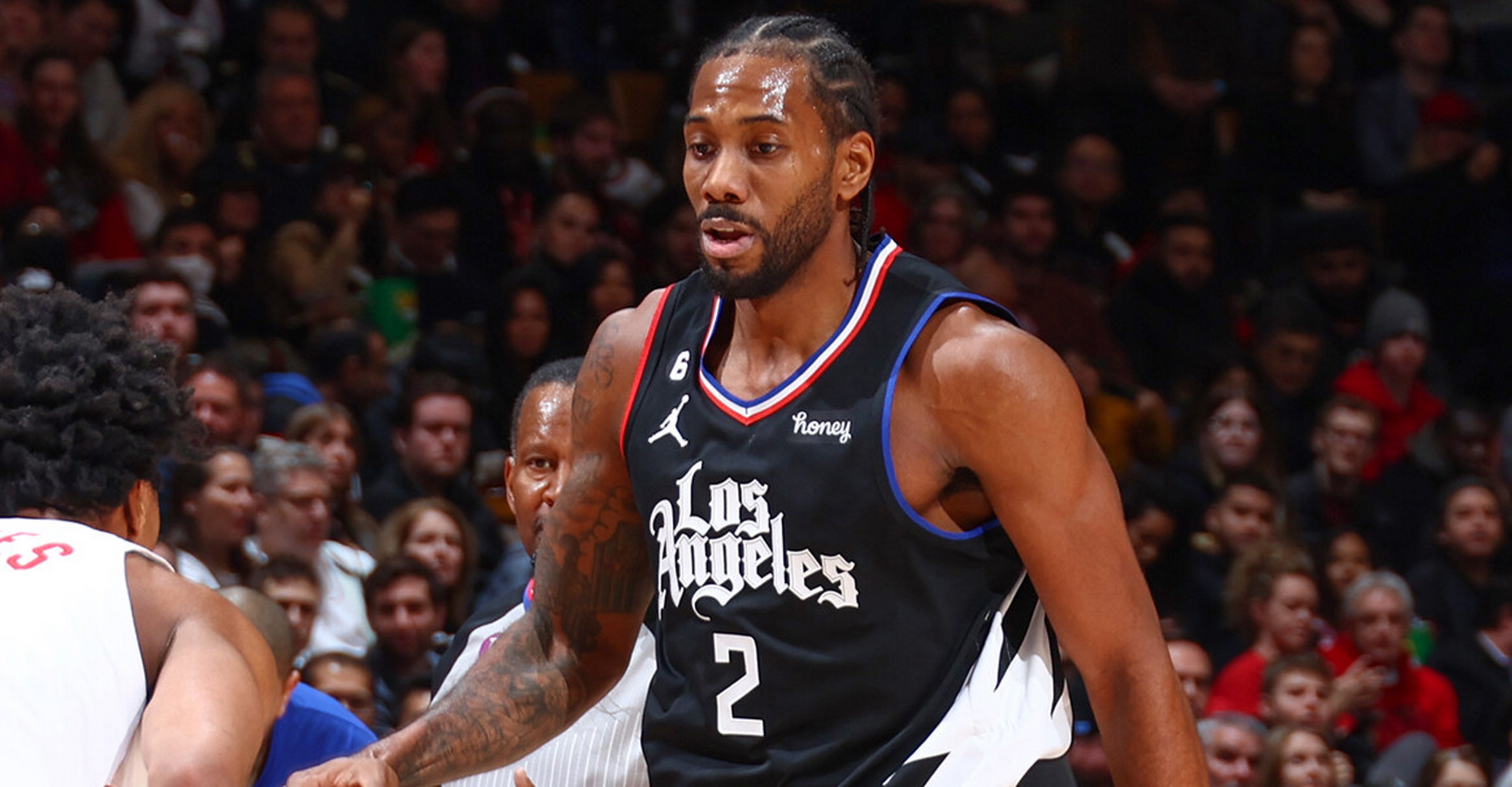 迪乌夫：过去我从没踢过右路，但只要能帮助球队我都愿意去做（迪乌夫称此前未踢右路，愿为球队尝试新位置）