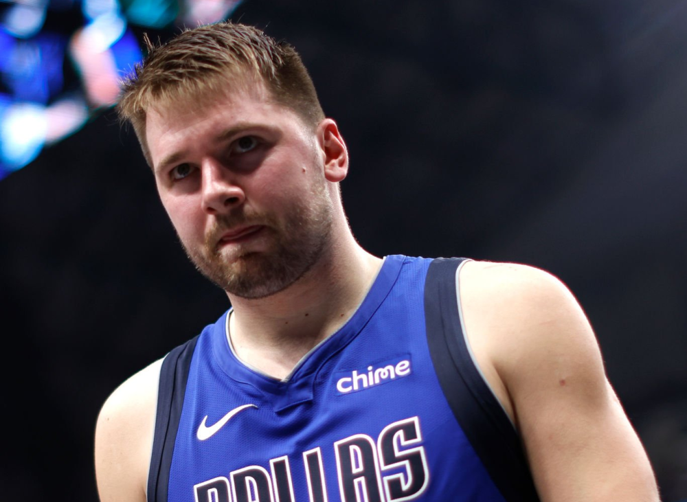 中足联官方：球员收取合同外超1万元的现金或物品，需事先申报（中足联：球员如获合同外超万元现金或礼品，须提前申报）