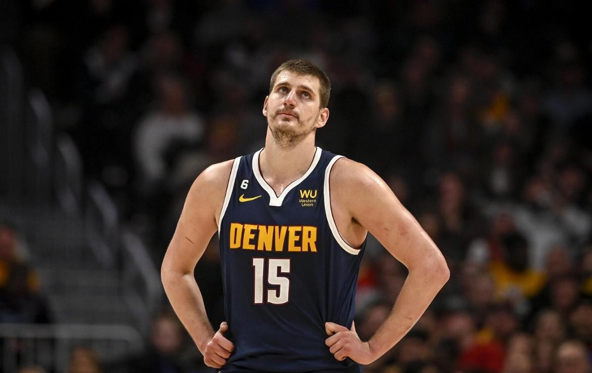 申花vs三箭首发：路易斯、马纳法先发阿苏埃替补，广岛单外援（申花战广岛三箭首发出炉：路易斯、马纳法先发，阿苏埃替补，广岛仅一外援）