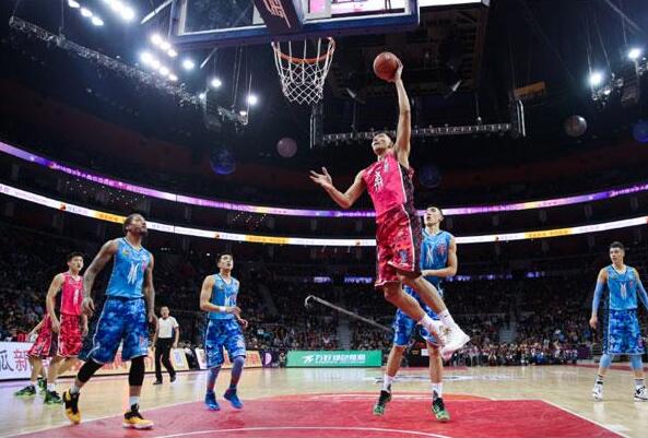 亚戈平均69.7分钟一球，本赛季中超进球数＞1的球员中用时最短（亚戈单球耗时仅69.7分钟，位列本季中超进球数＞1的球员效率榜首）